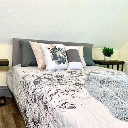 5Br Niagara Getaway Prime Location-Sleeps 10 Villa Ниагарски водопад Екстериор снимка